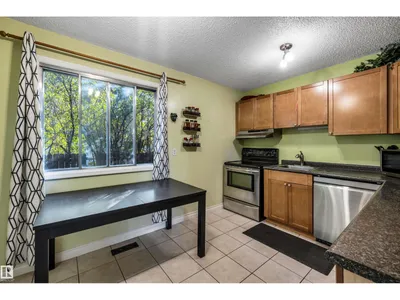 10539 84 ST NW photo 18