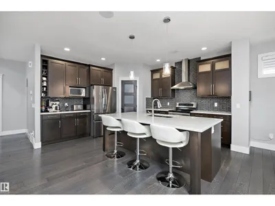 7656 182 AV NW photo 10
