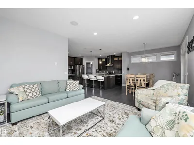7656 182 AV NW photo 19