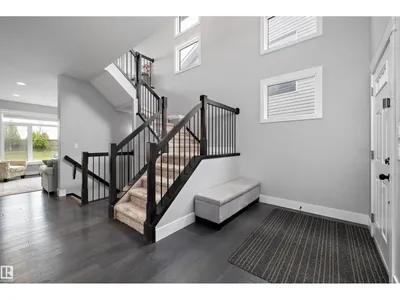 7656 182 AV NW photo 4