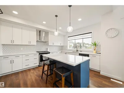 2742 COLLINS CR SW photo 10