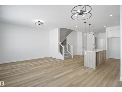 619 Ashgrove CI photo 5