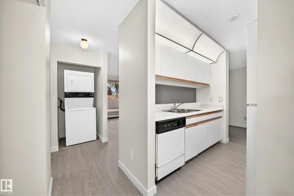 #109 11620 9A AV NW photo 3