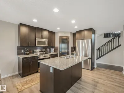 219 SILVERSTONE CR photo 6
