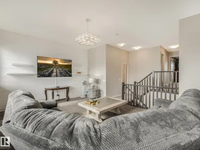219 SILVERSTONE CR photo 16