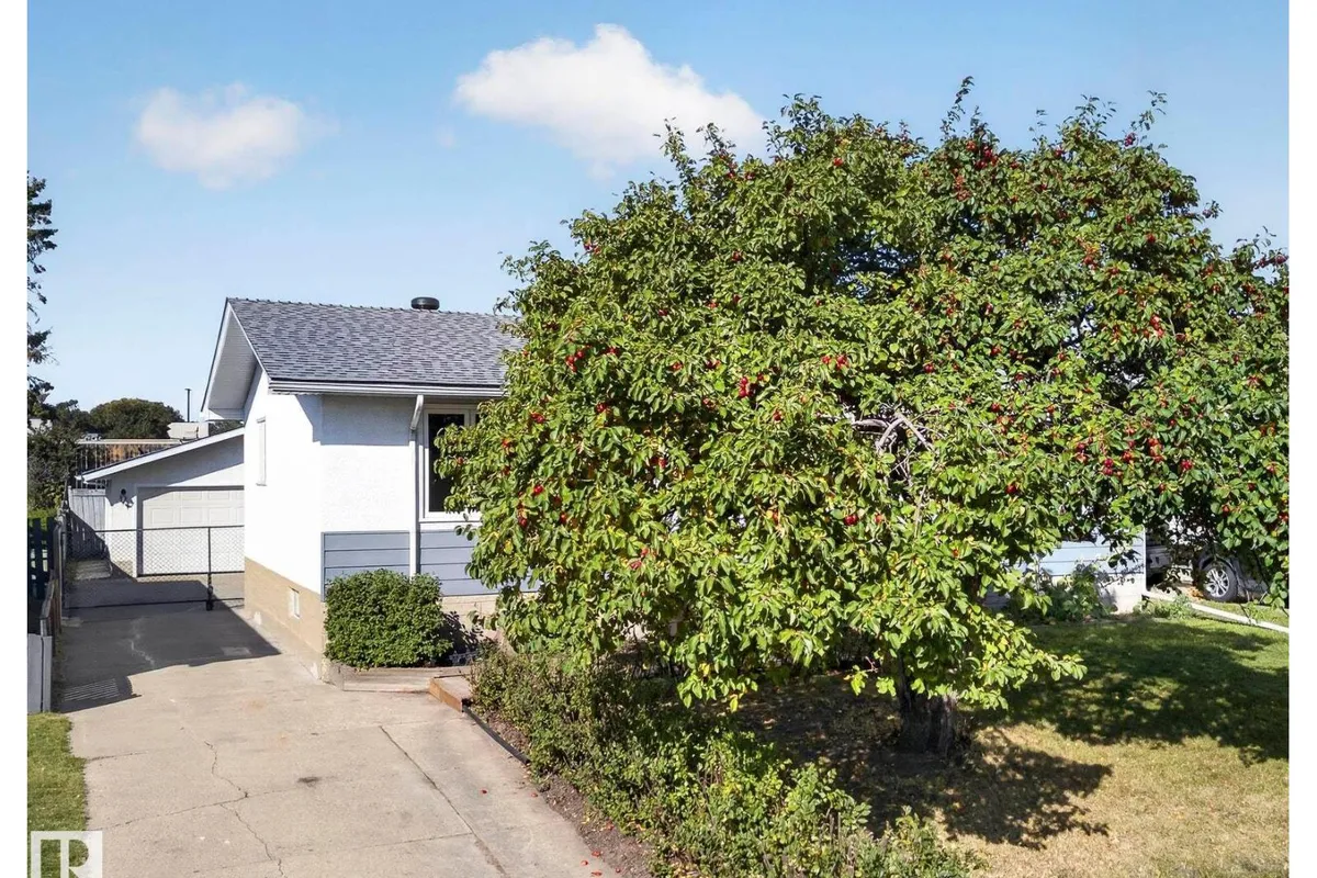 25 MILBURN CR exterior