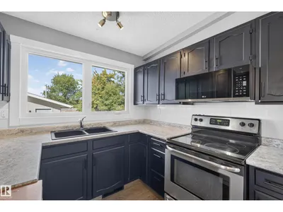 25 MILBURN CR photo 35