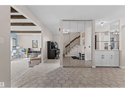 11118 23A AV NW photo 16