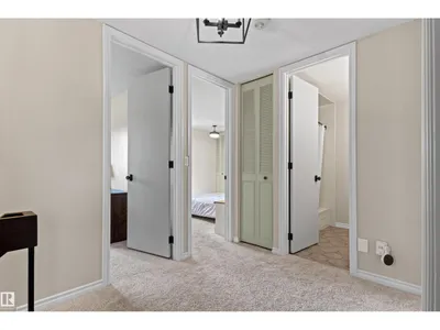 11118 23A AV NW photo 33
