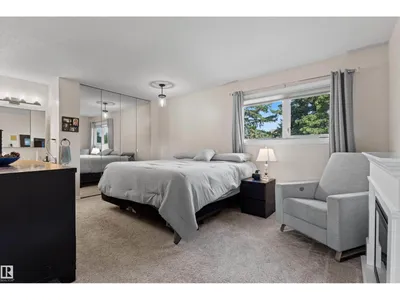 11118 23A AV NW photo 34