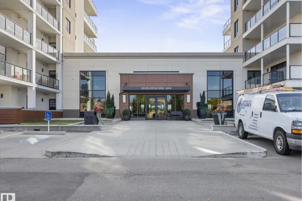 #416 200 BELLEROSE DR photo 3