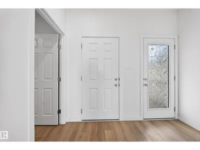 1684 12 ST NW photo 4