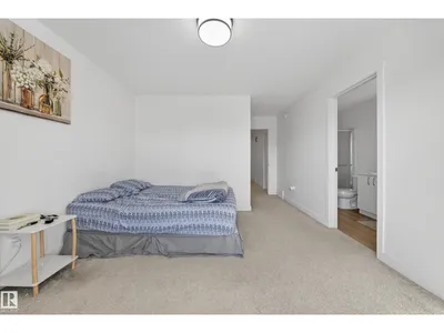 1684 12 ST NW photo 38