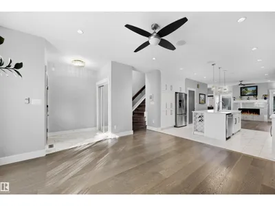 9945 78 ST NW photo 4