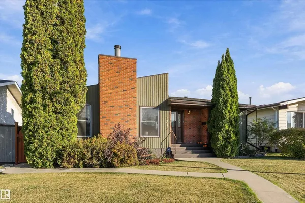5310 18A AV NW photo 3