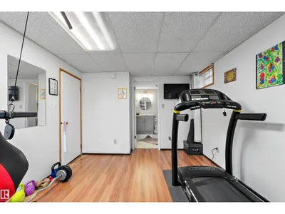 5310 18A AV NW photo 38