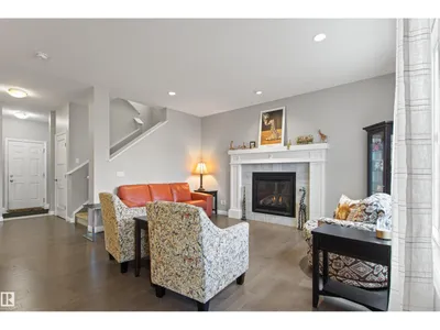 6124 175 AV NW photo 9