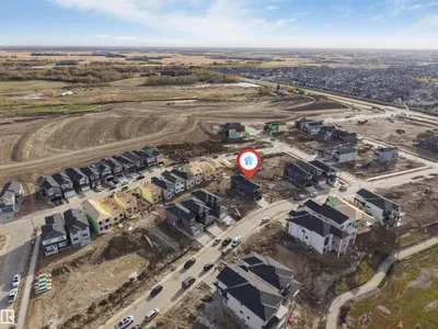 4707 17 AV SW SW photo 10
