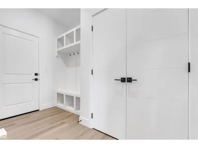 4707 17 AV SW SW photo 21