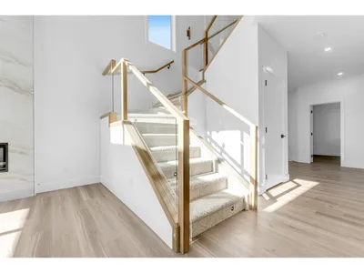 4707 17 AV SW SW photo 26