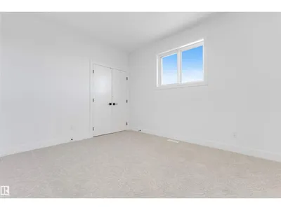 4707 17 AV SW SW photo 35