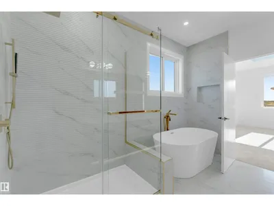 4707 17 AV SW SW photo 39