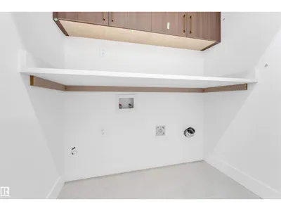 4707 17 AV SW SW photo 42