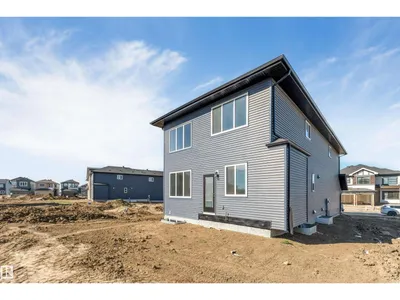 4707 17 AV SW SW photo 6