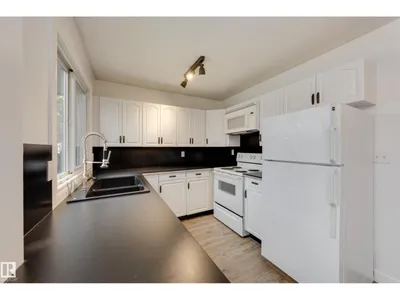 6451 180 ST NW photo 18