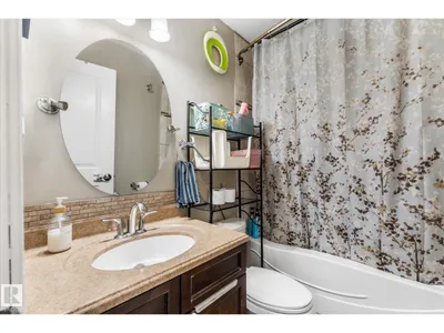 8721 99 AV photo 24