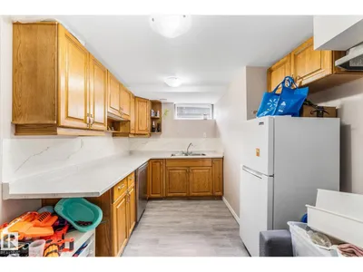 8721 99 AV photo 33