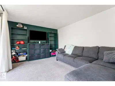 8721 99 AV photo 7