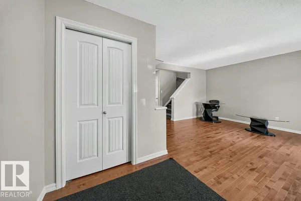 2926 21A AV NW photo 3