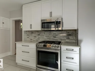 10949 88 AV NW photo 18