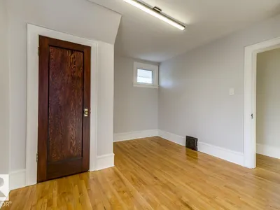 10949 88 AV NW photo 36