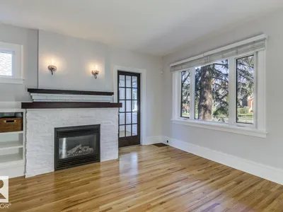 10949 88 AV NW photo 6