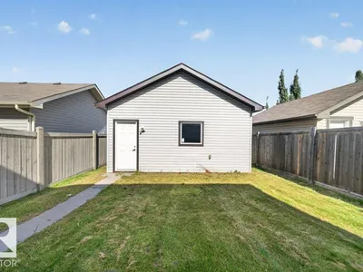 2926 21A AV NW photo 32