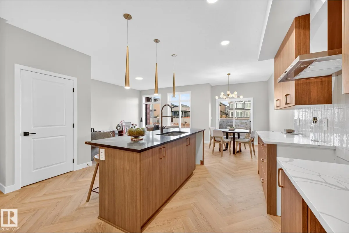 8307 Kiriak LO SW exterior