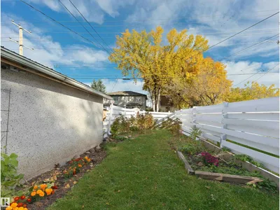 10968 75 AV NW photo 25