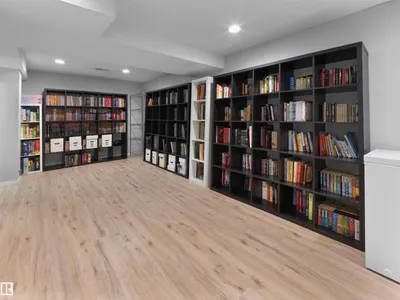 10968 75 AV NW photo 22