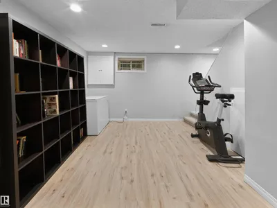 10968 75 AV NW photo 21