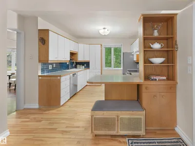 10968 75 AV NW photo 8