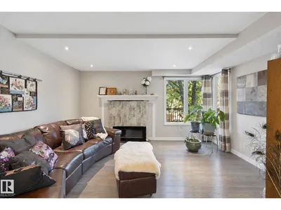 14812 43 AV NW photo 5