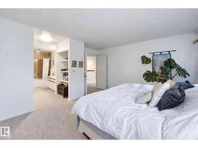 14812 43 AV NW photo 16