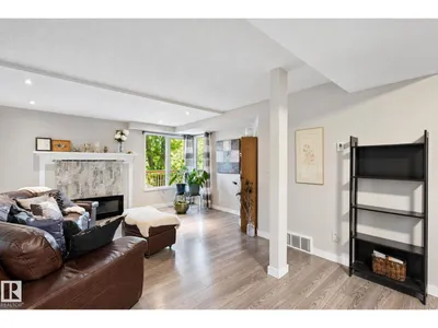 14812 43 AV NW photo 4