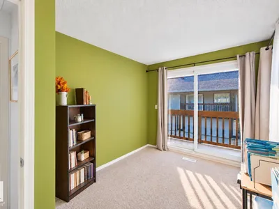 14812 43 AV NW photo 23