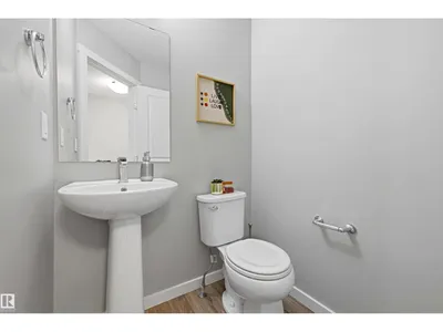 4452 5 ST NW NW photo 12