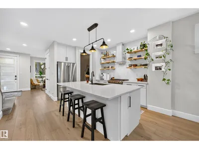 9320 71 AV NW NW photo 9