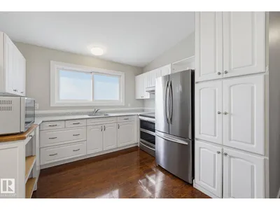 16415 87 AV NW photo 11