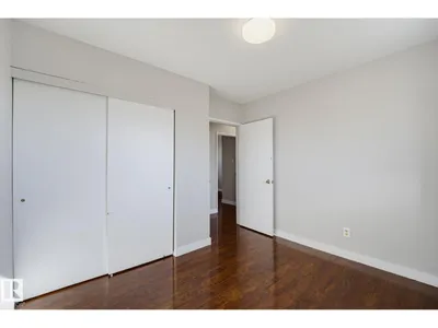 16415 87 AV NW photo 18